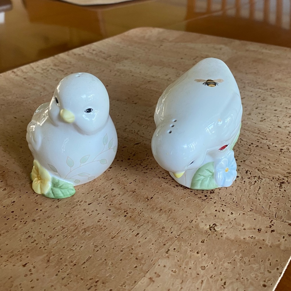 Charming Bird Salt and Pepper Shakers